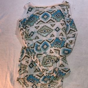 Cold shoulder pattern top